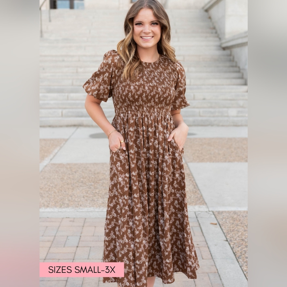 Brown floral smocked dress **NEW**